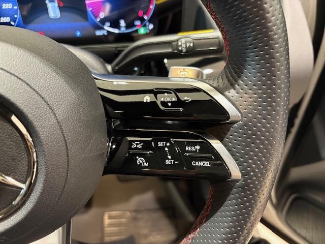 ＧＬＡクラス ＧＬＡ２００ｄ　４マチック　ＡＭＧラインパッケージ　認定中古車保証２年　ＡＭＧラインパッケージ　レーダーセーフティーパッケージ　３６０°カメラシステム　アンビエントライト　シートヒーター　メモリー付きパワーシート　キーレスゴー　ワイヤレスチャージング（12枚目）