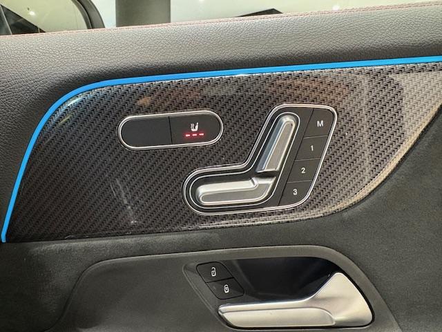 ＧＬＡクラス ＧＬＡ２００ｄ　４マチック　ＡＭＧラインパッケージ　認定中古車保証２年　ＡＭＧラインパッケージ　レーダーセーフティーパッケージ　３６０°カメラシステム　アンビエントライト　シートヒーター　メモリー付きパワーシート　キーレスゴー　ワイヤレスチャージング（17枚目）