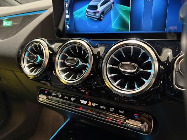 ＧＬＡクラス ＧＬＡ２００ｄ　４マチック　ＡＭＧラインパッケージ　認定中古車保証２年　ＡＭＧラインパッケージ　レーダーセーフティーパッケージ　３６０°カメラシステム　アンビエントライト　シートヒーター　メモリー付きパワーシート　キーレスゴー　ワイヤレスチャージング（18枚目）