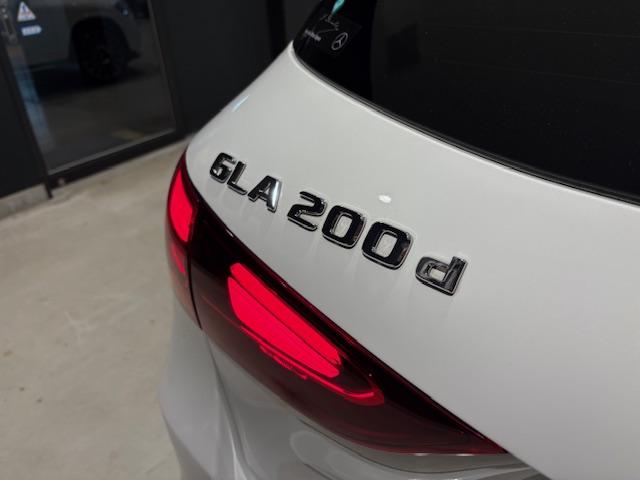 ＧＬＡクラス ＧＬＡ２００ｄ　４マチック　ＡＭＧラインパッケージ　認定中古車保証２年　ＡＭＧラインパッケージ　レーダーセーフティーパッケージ　３６０°カメラシステム　アンビエントライト　シートヒーター　メモリー付きパワーシート　キーレスゴー　ワイヤレスチャージング（27枚目）