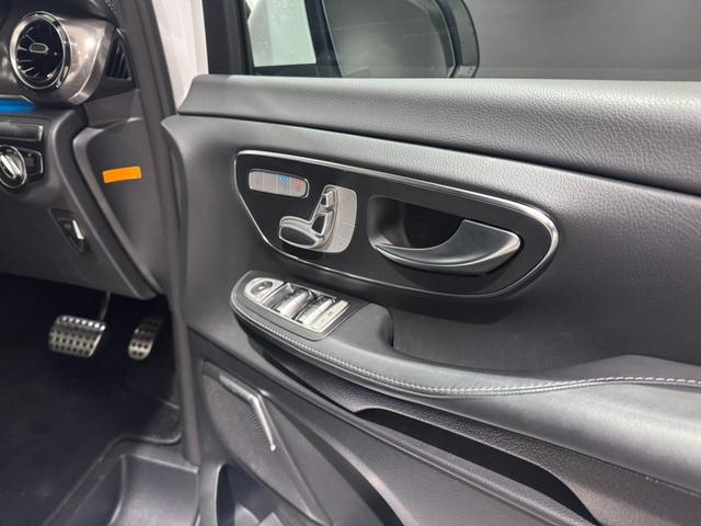 Vクラス V220dエクスクルーシブロングプラチナスイート パノラミックスライディングルーフ 本革巻きステアリングホイール Burmesterサラウンドサウンドシステム シートベンチレーター シートヒーター 360°カメラシステム  アンビエントライト(6枚目)