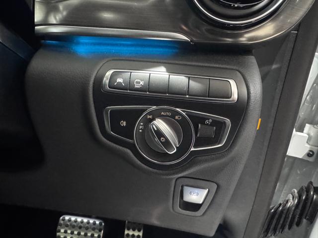 Vクラス V220dエクスクルーシブロングプラチナスイート パノラミックスライディングルーフ 本革巻きステアリングホイール Burmesterサラウンドサウンドシステム シートベンチレーター シートヒーター 360°カメラシステム  アンビエントライト(7枚目)