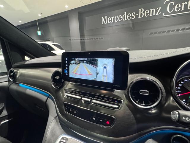 Vクラス V220dエクスクルーシブロングプラチナスイート パノラミックスライディングルーフ 本革巻きステアリングホイール Burmesterサラウンドサウンドシステム シートベンチレーター シートヒーター 360°カメラシステム  アンビエントライト(13枚目)