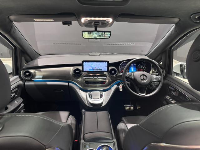 Vクラス V220dエクスクルーシブロングプラチナスイート パノラミックスライディングルーフ 本革巻きステアリングホイール Burmesterサラウンドサウンドシステム シートベンチレーター シートヒーター 360°カメラシステム  アンビエントライト(19枚目)