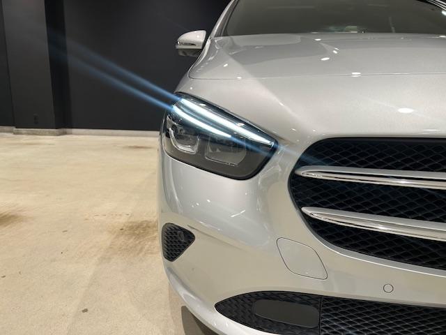 Ｂクラス Ｂ２００ｄ　認定中古車　パノラミックスライディングルーフ　本革シート　　アンビエントライト６４色　メモリー付きパワーシート　自動再発進機能　歩行者／飛び出し検知機能　レーンキープアシスト　ブラインドスポットアシス（4枚目）