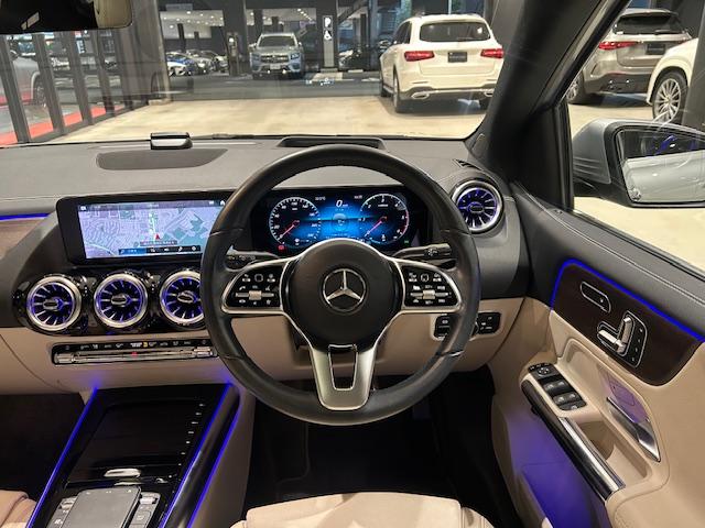 Ｂクラス Ｂ２００ｄ　認定中古車　パノラミックスライディングルーフ　本革シート　　アンビエントライト６４色　メモリー付きパワーシート　自動再発進機能　歩行者／飛び出し検知機能　レーンキープアシスト　ブラインドスポットアシス（13枚目）