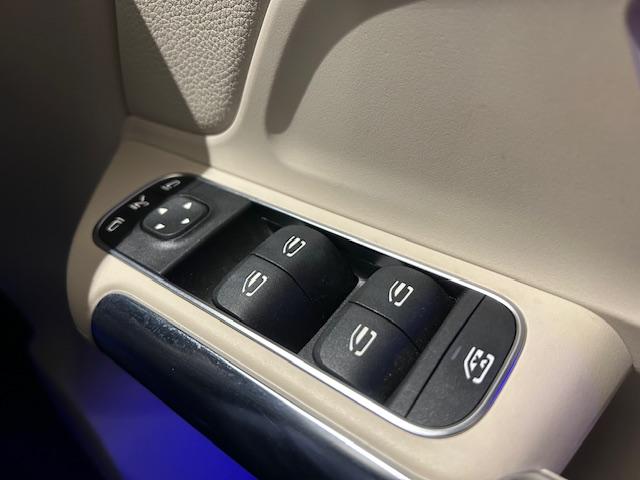 Ｂクラス Ｂ２００ｄ　認定中古車　パノラミックスライディングルーフ　本革シート　　アンビエントライト６４色　メモリー付きパワーシート　自動再発進機能　歩行者／飛び出し検知機能　レーンキープアシスト　ブラインドスポットアシス（27枚目）