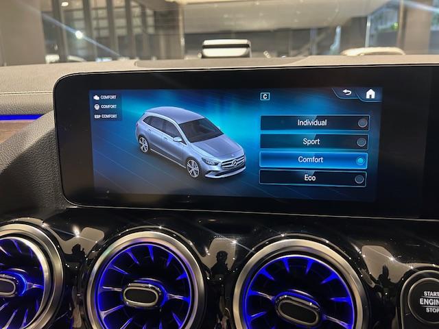 Ｂクラス Ｂ２００ｄ　認定中古車　パノラミックスライディングルーフ　本革シート　　アンビエントライト６４色　メモリー付きパワーシート　自動再発進機能　歩行者／飛び出し検知機能　レーンキープアシスト　ブラインドスポットアシス（32枚目）