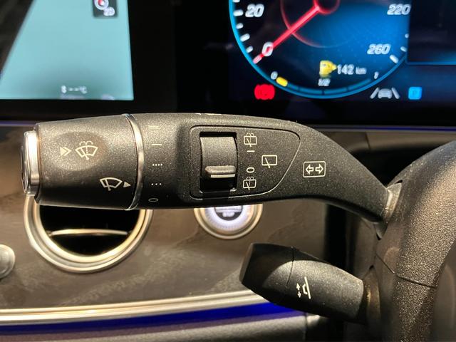 Eクラスステーションワゴン E220d ステーションワゴン スポーツ AMGライン/シートヒーター/パノラミックスライディングルーフ/エクスクルーシブパッケージ/エアバランスパッケージ/ヘッドアップディスプレイ/AMGスポーツステアリング/ナッパレザーシート/メモリー付(42枚目)