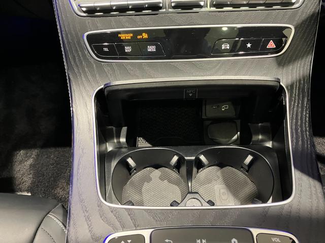 Eクラスステーションワゴン E220d ステーションワゴン スポーツ AMGライン/シートヒーター/パノラミックスライディングルーフ/エクスクルーシブパッケージ/エアバランスパッケージ/ヘッドアップディスプレイ/AMGスポーツステアリング/ナッパレザーシート/メモリー付(54枚目)