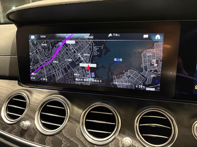 Eクラス E300 スポーツ 認定中古車 360°カメラシステム パノラミックスライディングルーフ ヘッドアップディスプレイ 本革シート Blumesterサラウンド エアバランスパッケージ メモリー付きパワーシート(18枚目)