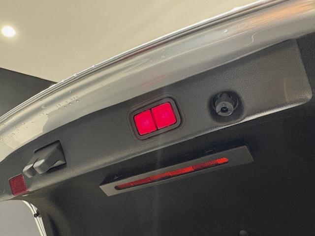 Eクラス E300 スポーツ 認定中古車 360°カメラシステム パノラミックスライディングルーフ ヘッドアップディスプレイ 本革シート Blumesterサラウンド エアバランスパッケージ メモリー付きパワーシート(23枚目)