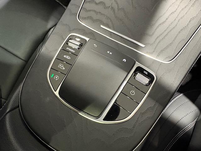 Eクラス E300 スポーツ 認定中古車 360°カメラシステム パノラミックスライディングルーフ ヘッドアップディスプレイ 本革シート Blumesterサラウンド エアバランスパッケージ メモリー付きパワーシート(25枚目)