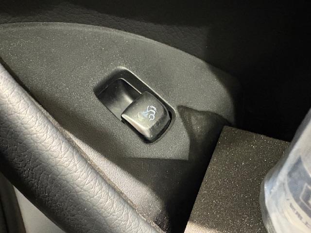 Eクラス E300 スポーツ 認定中古車 360°カメラシステム パノラミックスライディングルーフ ヘッドアップディスプレイ 本革シート Blumesterサラウンド エアバランスパッケージ メモリー付きパワーシート(27枚目)