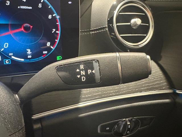 Eクラス E300 スポーツ 認定中古車 360°カメラシステム パノラミックスライディングルーフ ヘッドアップディスプレイ 本革シート Blumesterサラウンド エアバランスパッケージ メモリー付きパワーシート(30枚目)