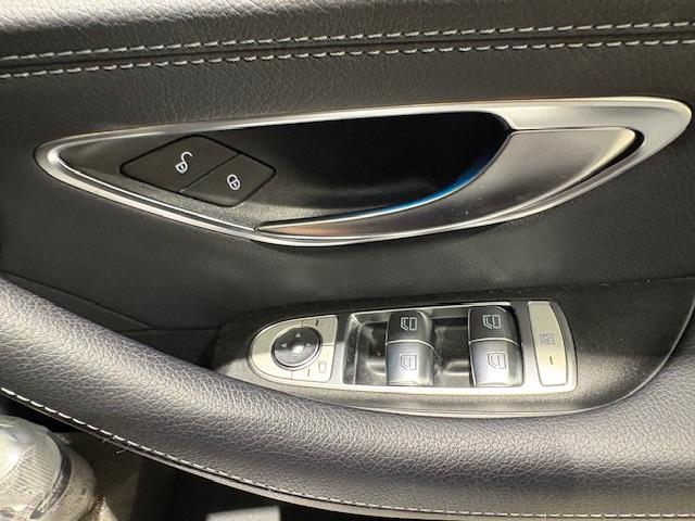 Eクラス E300 スポーツ 認定中古車 360°カメラシステム パノラミックスライディングルーフ ヘッドアップディスプレイ 本革シート Blumesterサラウンド エアバランスパッケージ メモリー付きパワーシート(35枚目)
