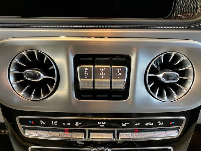 Ｇクラス Ｇ６３　ＡＭＧレザーエクスクルーシブパッケージ　マットブラック２１インチアルミ／ＡＭＧカーボンファイバーインテリアトリム／Ｇｍａｎｕｆａｋｔｕｒインテリアプラスパッケージ／Ｇｍａｎｕｆａｋｔｕｒプログラム＋／ナッパレザーシート／リラクゼーション機能（8枚目）