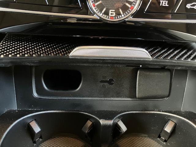 Ｇクラス Ｇ６３　ＡＭＧレザーエクスクルーシブパッケージ　マットブラック２１インチアルミ／ＡＭＧカーボンファイバーインテリアトリム／Ｇｍａｎｕｆａｋｔｕｒインテリアプラスパッケージ／Ｇｍａｎｕｆａｋｔｕｒプログラム＋／ナッパレザーシート／リラクゼーション機能（17枚目）