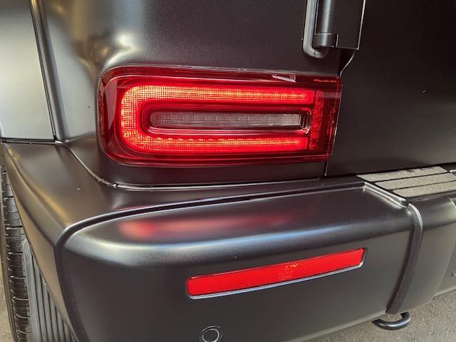 Ｇクラス Ｇ６３　ＡＭＧレザーエクスクルーシブパッケージ　マットブラック２１インチアルミ／ＡＭＧカーボンファイバーインテリアトリム／Ｇｍａｎｕｆａｋｔｕｒインテリアプラスパッケージ／Ｇｍａｎｕｆａｋｔｕｒプログラム＋／ナッパレザーシート／リラクゼーション機能（32枚目）