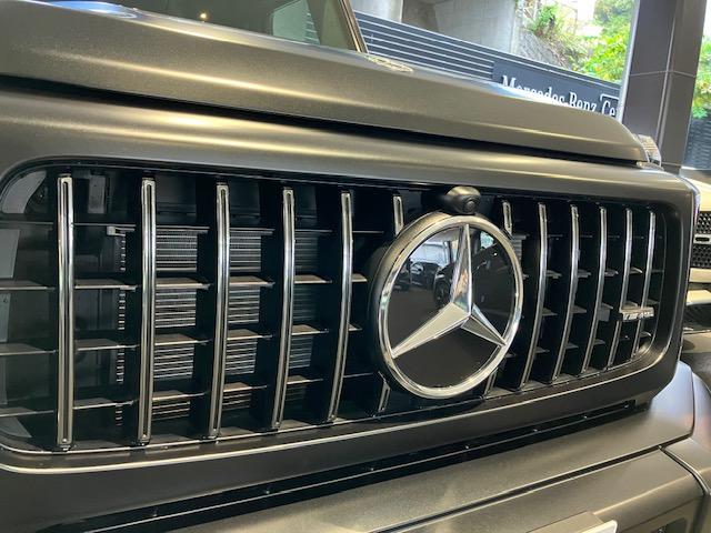 Ｇクラス Ｇ６３　ＡＭＧレザーエクスクルーシブパッケージ　マットブラック２１インチアルミ／ＡＭＧカーボンファイバーインテリアトリム／Ｇｍａｎｕｆａｋｔｕｒインテリアプラスパッケージ／Ｇｍａｎｕｆａｋｔｕｒプログラム＋／ナッパレザーシート／リラクゼーション機能（33枚目）