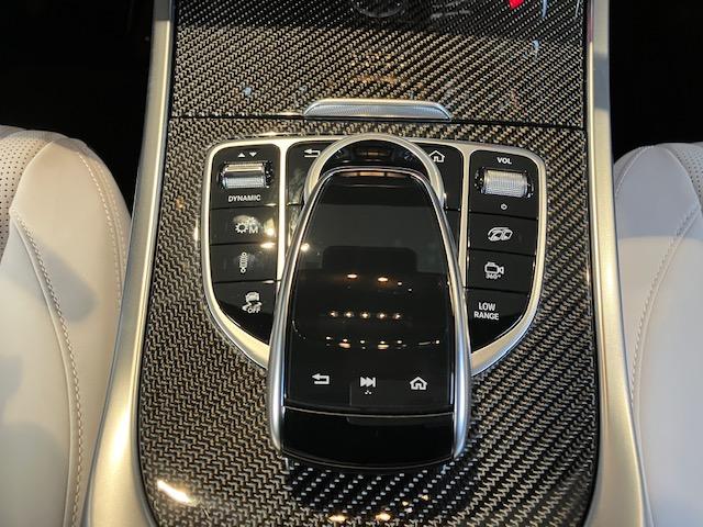 Ｇクラス Ｇ６３　ＡＭＧレザーエクスクルーシブパッケージ　マットブラック２１インチアルミ／ＡＭＧカーボンファイバーインテリアトリム／Ｇｍａｎｕｆａｋｔｕｒインテリアプラスパッケージ／Ｇｍａｎｕｆａｋｔｕｒプログラム＋／ナッパレザーシート／リラクゼーション機能（34枚目）