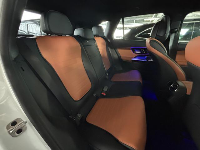 GLC GLC220d 4マチック ドライバーズパッケージ メモリー付パワーシート(運転席・助手席) デジタルライト パノラミックスライディングルーフ ヘッドアップディスプレイ 360°カメラシステム アンビエントライト AMGラインパッケージ ドライバーズP(6枚目)