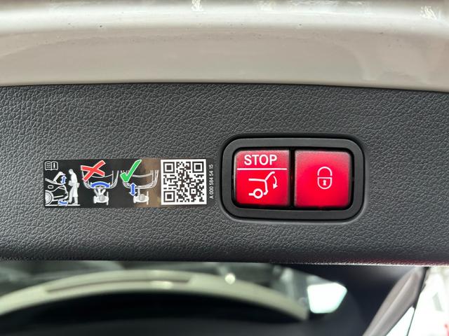 GLC GLC220d 4マチック ドライバーズパッケージ メモリー付パワーシート(運転席・助手席) デジタルライト パノラミックスライディングルーフ ヘッドアップディスプレイ 360°カメラシステム アンビエントライト AMGラインパッケージ ドライバーズP(8枚目)