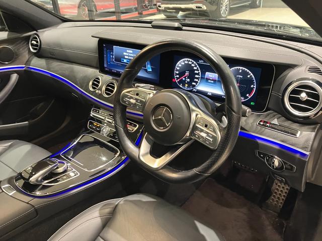 Ｅクラスステーションワゴン Ｅ２２０ｄステーションワゴンアバンギルドＡＭＧライン　弊社ユーザー下取り車　パノラミックスライディングルーフ　本革シート　シートヒーター　全周囲カメラ　レーダーセーフティパッケージ　ＡＭＧライン　アンビエントライト（5枚目）
