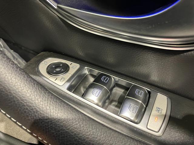 Ｅクラスステーションワゴン Ｅ２２０ｄステーションワゴンアバンギルドＡＭＧライン　弊社ユーザー下取り車　パノラミックスライディングルーフ　本革シート　シートヒーター　全周囲カメラ　レーダーセーフティパッケージ　ＡＭＧライン　アンビエントライト（24枚目）