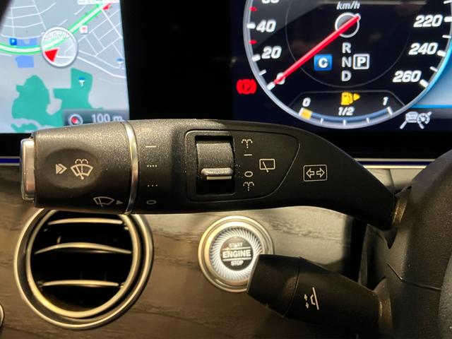 Ｅクラスステーションワゴン Ｅ２２０ｄステーションワゴンアバンギルドＡＭＧライン　弊社ユーザー下取り車　パノラミックスライディングルーフ　本革シート　シートヒーター　全周囲カメラ　レーダーセーフティパッケージ　ＡＭＧライン　アンビエントライト（31枚目）