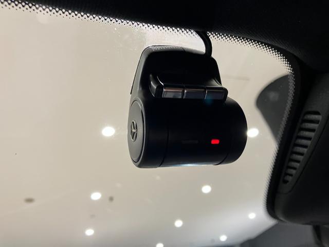 Ｅクラスステーションワゴン Ｅ２２０ｄステーションワゴンアバンギルドＡＭＧライン　弊社ユーザー下取り車　パノラミックスライディングルーフ　本革シート　シートヒーター　全周囲カメラ　レーダーセーフティパッケージ　ＡＭＧライン　アンビエントライト（40枚目）