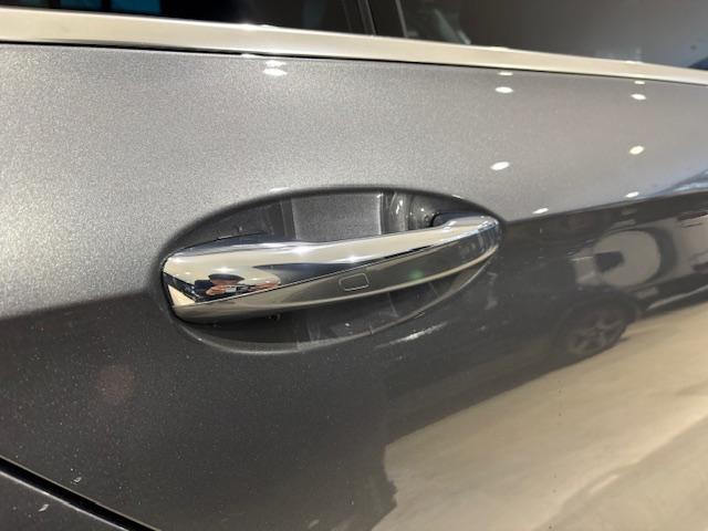 Ｅクラスステーションワゴン Ｅ２２０ｄ　ステーションワゴン　アバンギャルド（8枚目）