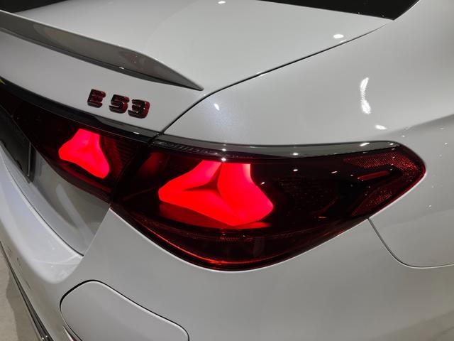 Ｅクラス Ｅ５３　ハイブリッド　４マチック＋　デジタルインテリアパッケージ／ＭＢＵＸスーパースクリーン／アドバンスドパッケージ／パノラミックスライディングルーフ／ヘッドアップディスプレイ／アドバンスドパーキングパッケージ／ＥＴＣ（47枚目）