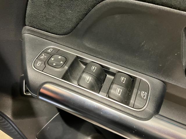 ＧＬＡクラス ＧＬＡ２００ｄ　４マチック　ＡＭＧライン　弊社ユーザー下取　認定中古車保証２年　ＡＭＧライン　ナビゲーションパッケージ　レーダーセーフティーパッケージ　３６０°カメラ　アンビエントライト　ＭＢＵＸ　メモリー付きフルパワーシート　キーレスゴー（19枚目）