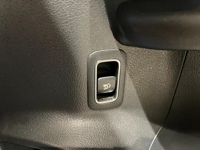 ＧＬＡクラス ＧＬＡ２００ｄ　４マチック　ＡＭＧライン　弊社ユーザー下取　認定中古車保証２年　ＡＭＧライン　ナビゲーションパッケージ　レーダーセーフティーパッケージ　３６０°カメラ　アンビエントライト　ＭＢＵＸ　メモリー付きフルパワーシート　キーレスゴー（20枚目）
