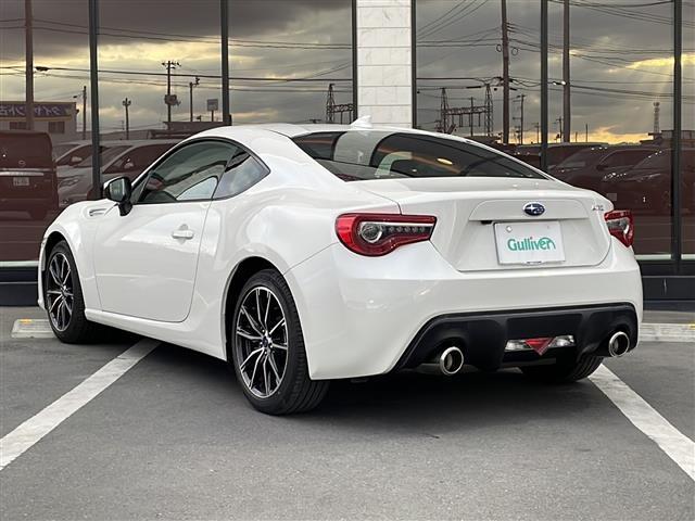 ＢＲＺ Ｓ　禁煙車　ワンオーナー　クルーズコントロール　純正７インチナビ　フルセグテレビ　バックカメラ　純正ドライブレコーダー　前席シートヒーター　ハーフレザーシート　本革巻きステア　パドルシフト　純正１７ＡＷ（20枚目）