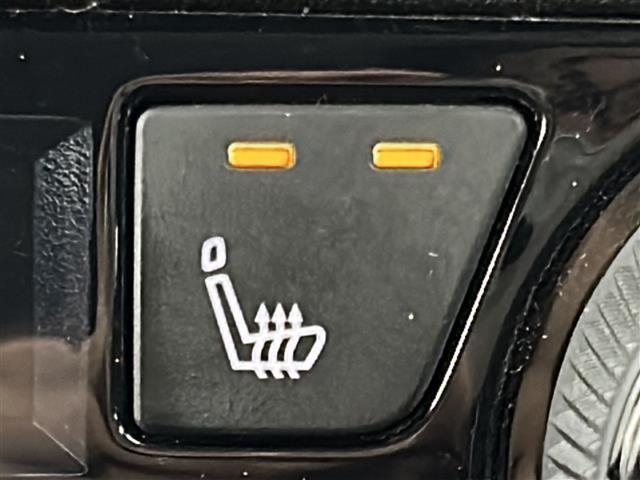 ノート Ｘ　禁煙車／全周囲カメラ／プロパイロット／デジタルミラー／車線逸脱支援／ＢＳＭ／純正ナビ／スマホ連携／シートヒーター／純ドラレコ／ＥＴＣ２．０／スペアキ／ワイヤレス充電／ＬＥＤヘッドライト／純フロアマット（8枚目）