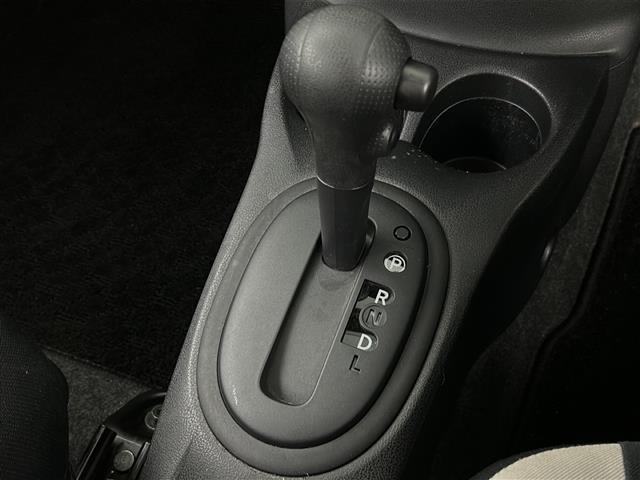 ノート Ｘ　禁煙車／衝突軽減／車線逸脱支援／アラウンドビューモニター／デジタルミラー／純正７インチナビ／フルセグＴＶ／プッシュスタート／スマートキー／ＬＥＤヘッドライト／フロアマット／ドアバイザー／電格ミラー（9枚目）