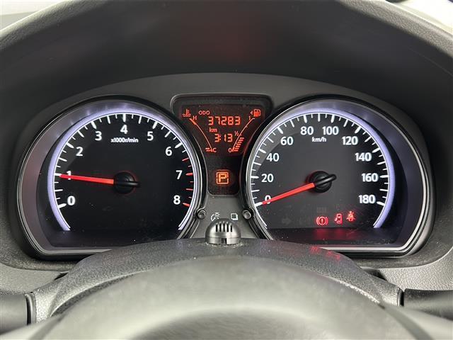 ノート Ｘ　禁煙車／衝突軽減／車線逸脱支援／アラウンドビューモニター／デジタルミラー／純正７インチナビ／フルセグＴＶ／プッシュスタート／スマートキー／ＬＥＤヘッドライト／フロアマット／ドアバイザー／電格ミラー（12枚目）