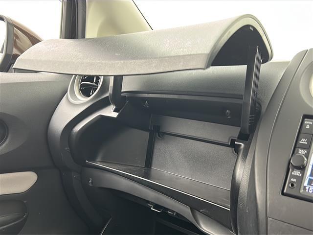 ノート Ｘ　禁煙車／衝突軽減／車線逸脱支援／アラウンドビューモニター／デジタルミラー／純正７インチナビ／フルセグＴＶ／プッシュスタート／スマートキー／ＬＥＤヘッドライト／フロアマット／ドアバイザー／電格ミラー（26枚目）