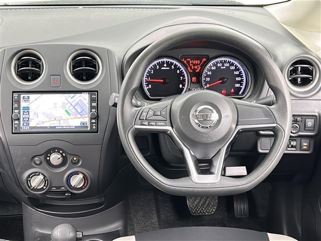 ノート Ｘ　禁煙車／衝突軽減／車線逸脱支援／アラウンドビューモニター／デジタルミラー／純正７インチナビ／フルセグＴＶ／プッシュスタート／スマートキー／ＬＥＤヘッドライト／フロアマット／ドアバイザー／電格ミラー（31枚目）