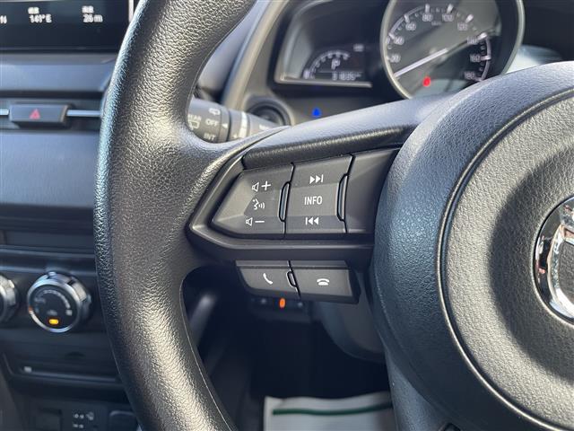 MAZDA2 15S スマートエディション 禁煙車/全周囲モニター/衝突軽減ブレーキ/BSM/レーンキープアシスト/純正ナビ/EフルセグTV/ETC/前後コーナーセンサー//LEDヘッドライト/横滑り防止装置/Pスタート/スマートキー(24枚目)