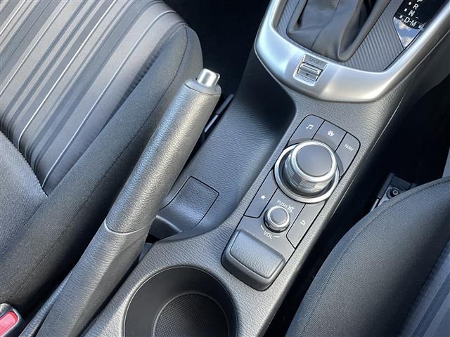 MAZDA2 15S スマートエディション 禁煙車/全周囲モニター/衝突軽減ブレーキ/BSM/レーンキープアシスト/純正ナビ/EフルセグTV/ETC/前後コーナーセンサー//LEDヘッドライト/横滑り防止装置/Pスタート/スマートキー(29枚目)