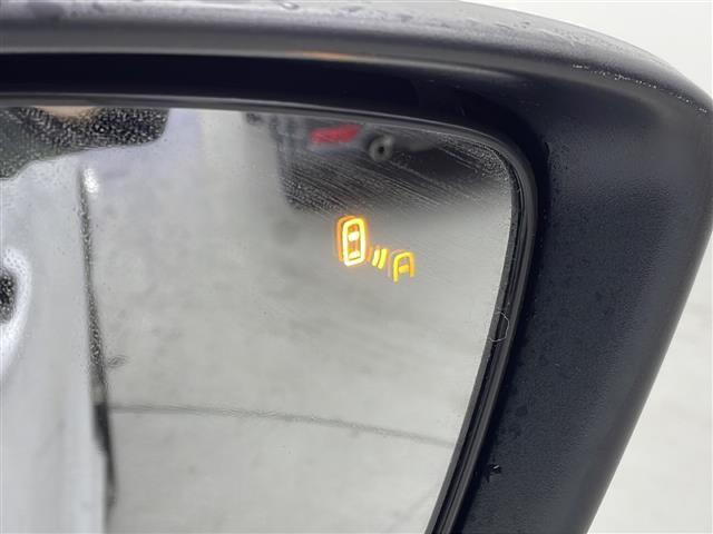 エクリプスクロスＰＨＥＶ Ｐ　ｅ－アシスト／衝突軽減／車線逸脱／ヘッドアップディスプレイ／レーダークルーズコントロール／パワーシート／ＬＥＤヘッドライト／革巻きステアリング／パドルシフト／前席シートヒーター／スタアリングヒーター（8枚目）