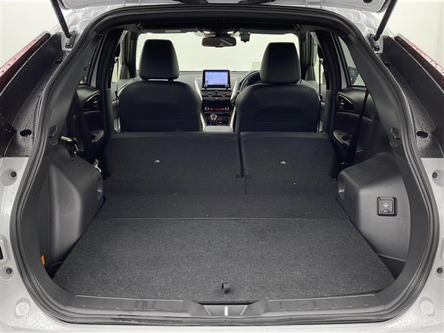エクリプスクロスＰＨＥＶ Ｐ　ｅ－アシスト／衝突軽減／車線逸脱／ヘッドアップディスプレイ／レーダークルーズコントロール／パワーシート／ＬＥＤヘッドライト／革巻きステアリング／パドルシフト／前席シートヒーター／スタアリングヒーター（35枚目）