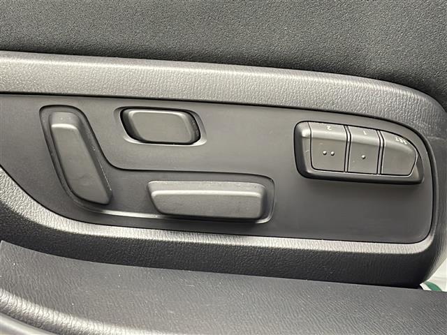 ＭＡＺＤＡ６ワゴン ２０Ｓ　プロアクティブ　ワンオーナー／衝突軽減／純正ＳＤナビ／バックカメラ／パワーシート／シートヒーター／シートメモリー／ステアヒーター／革巻きステア／ステアスイッチ／パドルシフト／電動パーキングブレーキ／ＡＵＴＯＨＯＬＤ（7枚目）