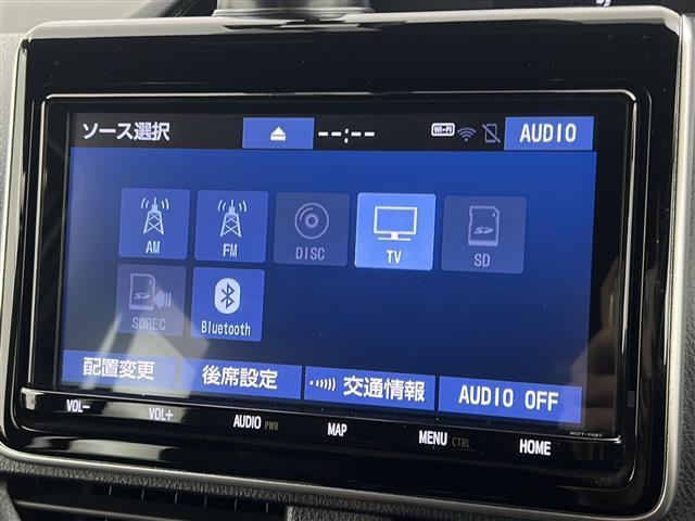 ノア Si ダブルバイビーII 禁煙車/純正12.1型フリップダウンモニター/トヨタセーフティ/クルコン/純正9型ナビ/フルセグ/両側電動ドア/ソナー/ビルトインETC/ドラレコ/ハーフレザーシート/スマキー×2/ロールサンシェード(8枚目)