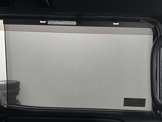 ノア Si ダブルバイビーII 禁煙車/純正12.1型フリップダウンモニター/トヨタセーフティ/クルコン/純正9型ナビ/フルセグ/両側電動ドア/ソナー/ビルトインETC/ドラレコ/ハーフレザーシート/スマキー×2/ロールサンシェード(29枚目)