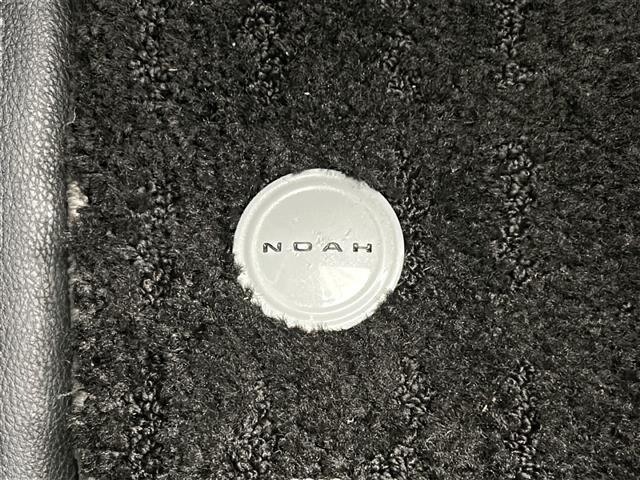 ノア Si ダブルバイビーII 禁煙車/純正12.1型フリップダウンモニター/トヨタセーフティ/クルコン/純正9型ナビ/フルセグ/両側電動ドア/ソナー/ビルトインETC/ドラレコ/ハーフレザーシート/スマキー×2/ロールサンシェード(30枚目)