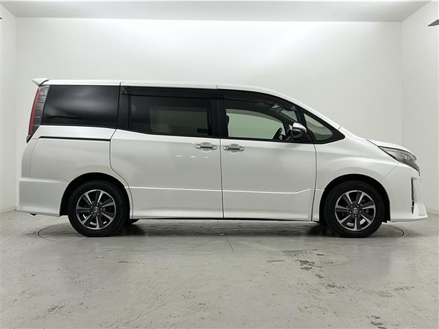 ノア Si ダブルバイビーII 禁煙車/純正12.1型フリップダウンモニター/トヨタセーフティ/クルコン/純正9型ナビ/フルセグ/両側電動ドア/ソナー/ビルトインETC/ドラレコ/ハーフレザーシート/スマキー×2/ロールサンシェード(38枚目)